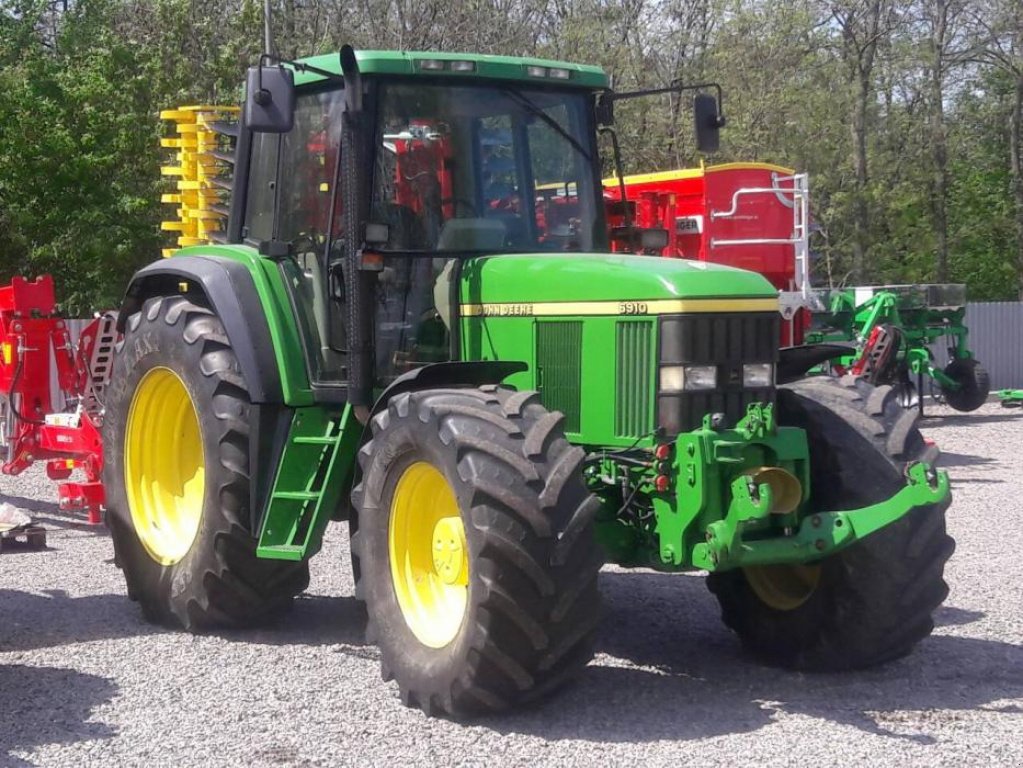 Oldtimer-Traktor van het type John Deere 6910, Neumaschine in Біла Церква (Foto 1)