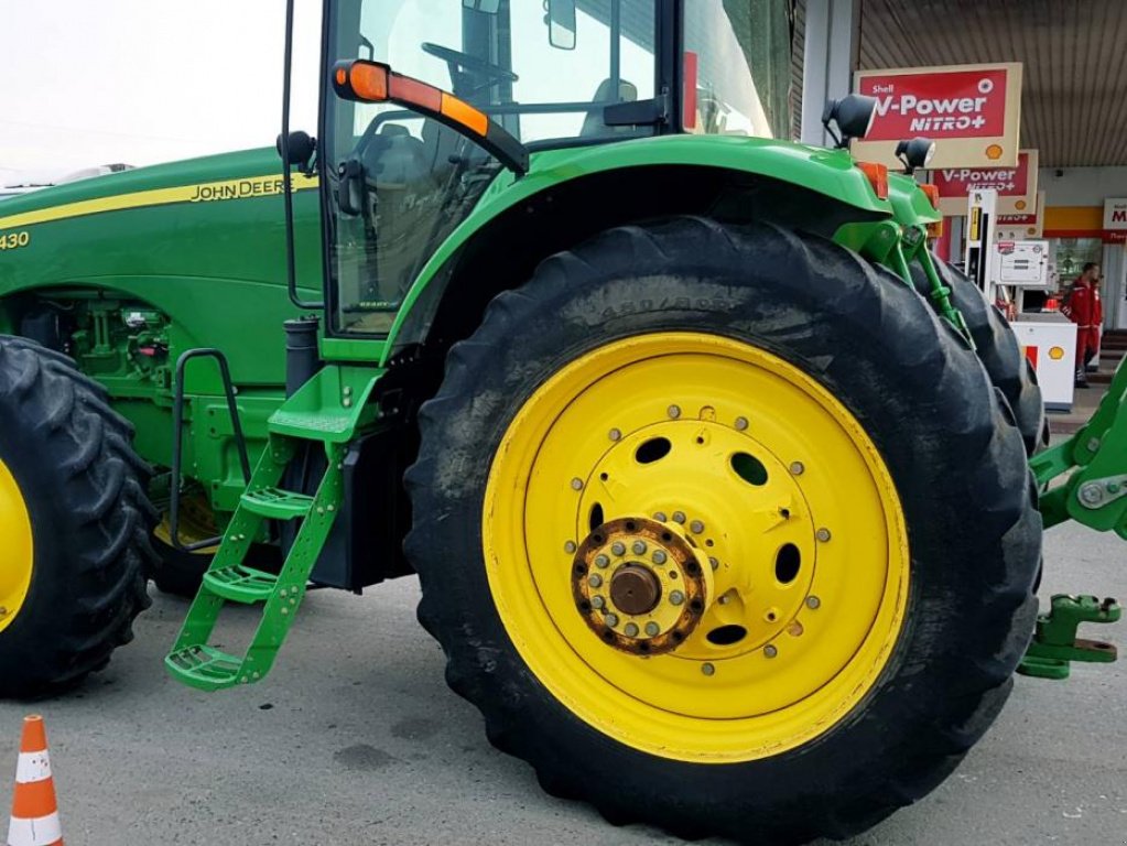 Oldtimer-Traktor Türe ait John Deere 8430, Neumaschine içinde Біла Церква (resim 8)