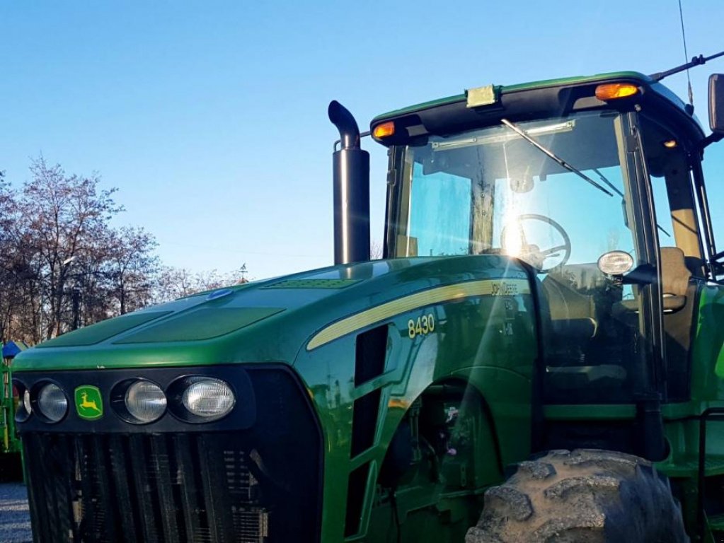 Oldtimer-Traktor του τύπου John Deere 8430, Neumaschine σε Біла Церква (Φωτογραφία 3)