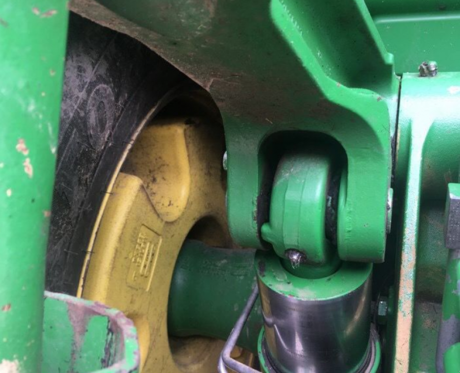 Oldtimer-Traktor du type John Deere 8320R, Neumaschine en Золочів (Photo 5)