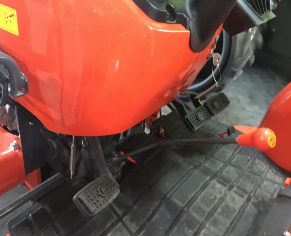 Hopfentraktor del tipo Kubota MK5000, Neumaschine en Золочів (Imagen 3)