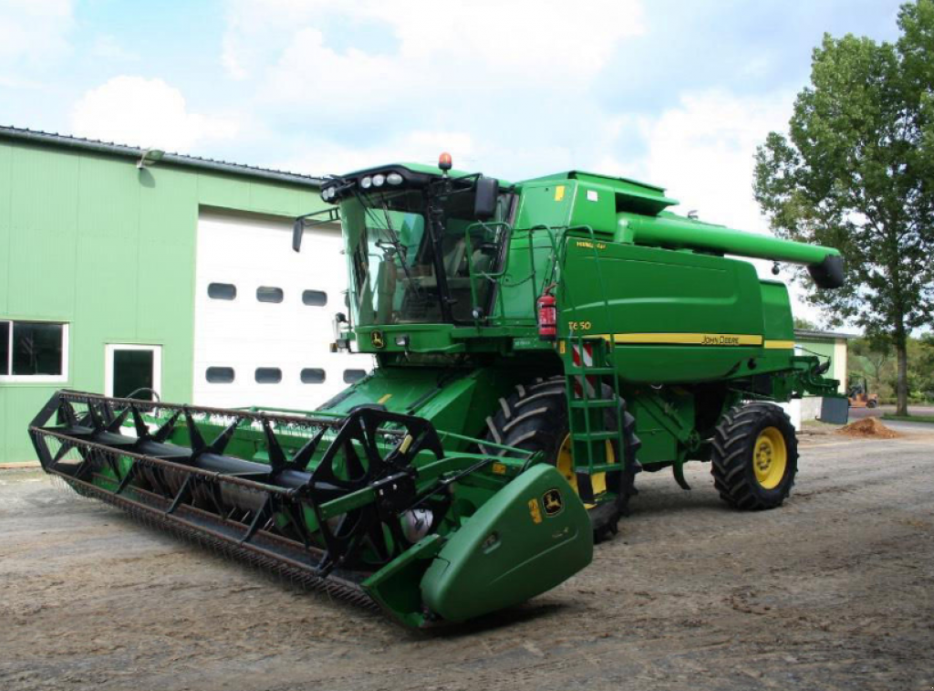 Oldtimer-Mähdrescher del tipo John Deere T660, Neumaschine en Київ (Imagen 1)