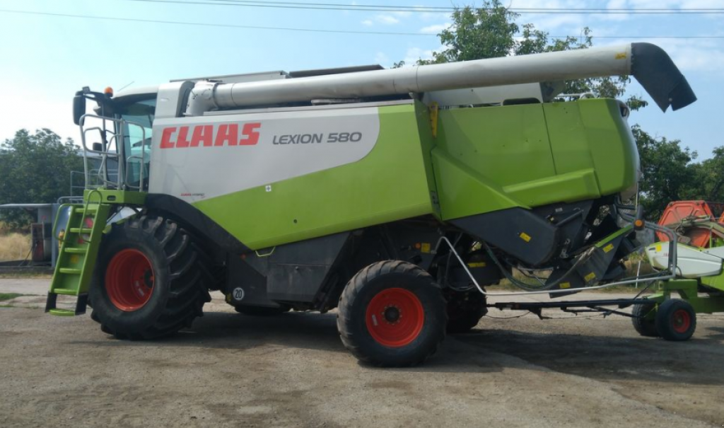 Oldtimer-Mähdrescher of the type CLAAS Lexion 580, Neumaschine in Ужгород (Picture 1)