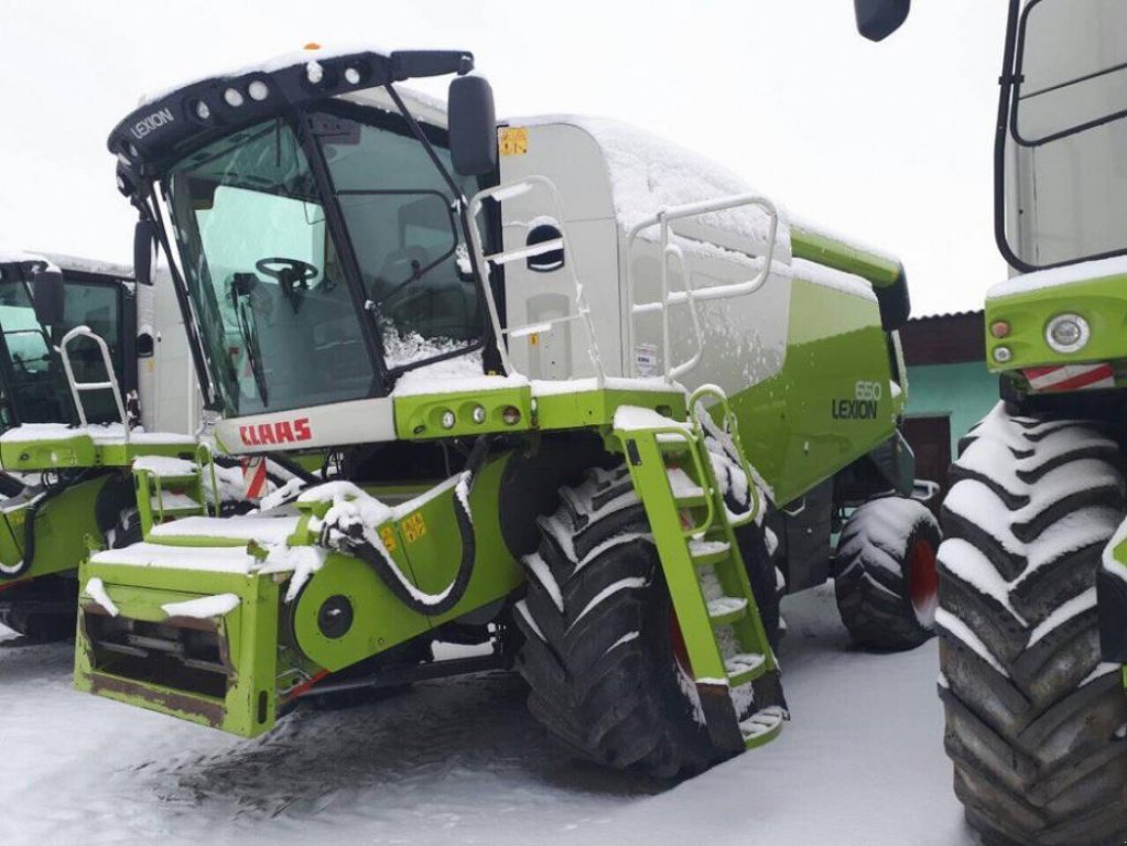 Oldtimer-Mähdrescher of the type CLAAS Lexion 600, Neumaschine in Не обрано (Picture 7)