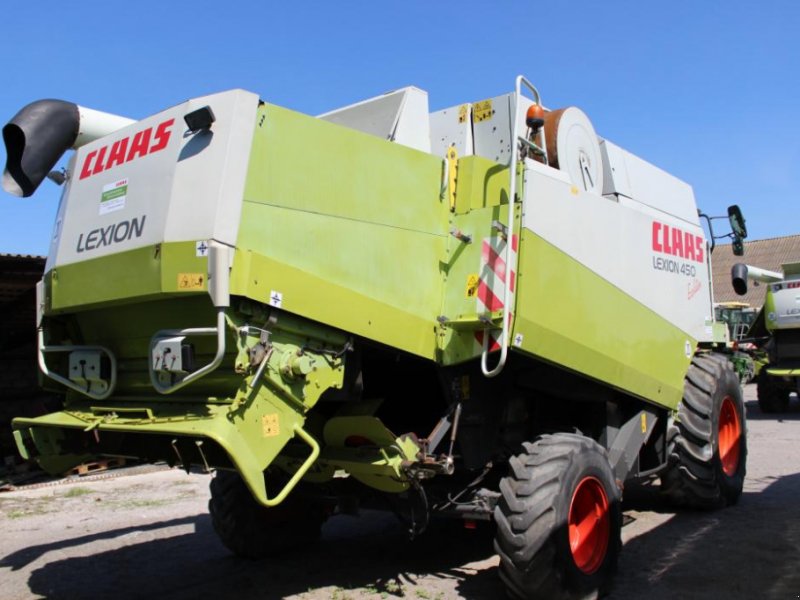 Oldtimer-Mähdrescher of the type CLAAS Lexion 450 Evolution, Neumaschine in Не обрано (Picture 1)
