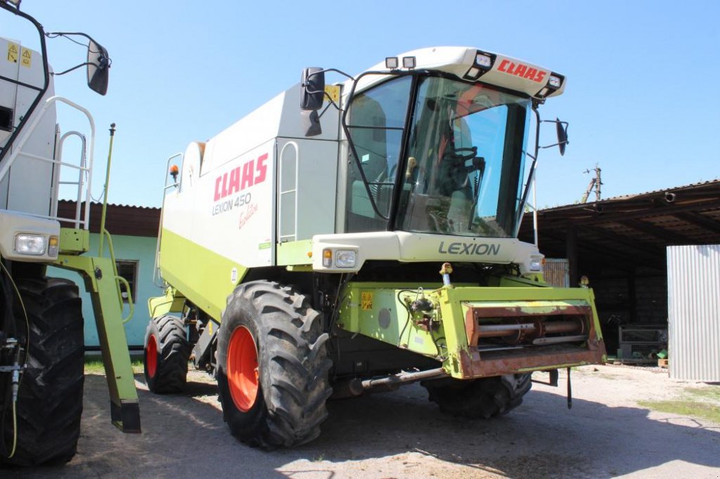 Oldtimer-Mähdrescher des Typs CLAAS Lexion 450 Evolution, Neumaschine in Не обрано (Bild 2)