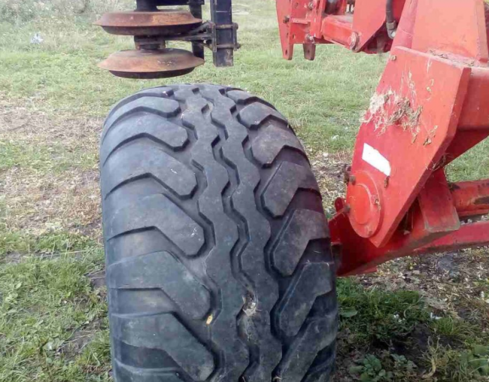 Wiesenegge des Typs Massey Ferguson 5 M,  in Радехів (Bild 6)