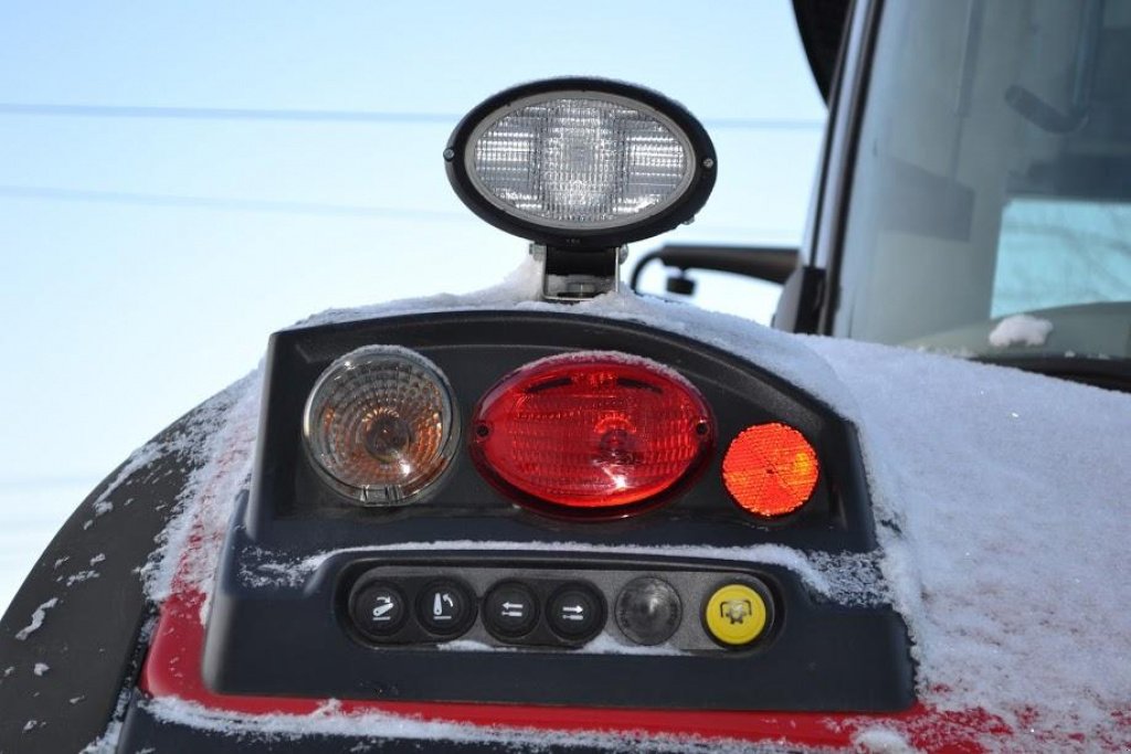 Oldtimer-Traktor van het type Massey Ferguson 8737,  in Суми (Foto 8)