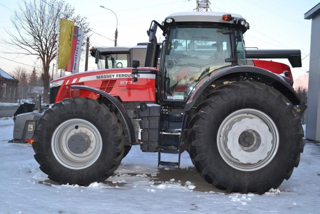 Oldtimer-Traktor of the type Massey Ferguson 8737,  in Суми (Picture 10)