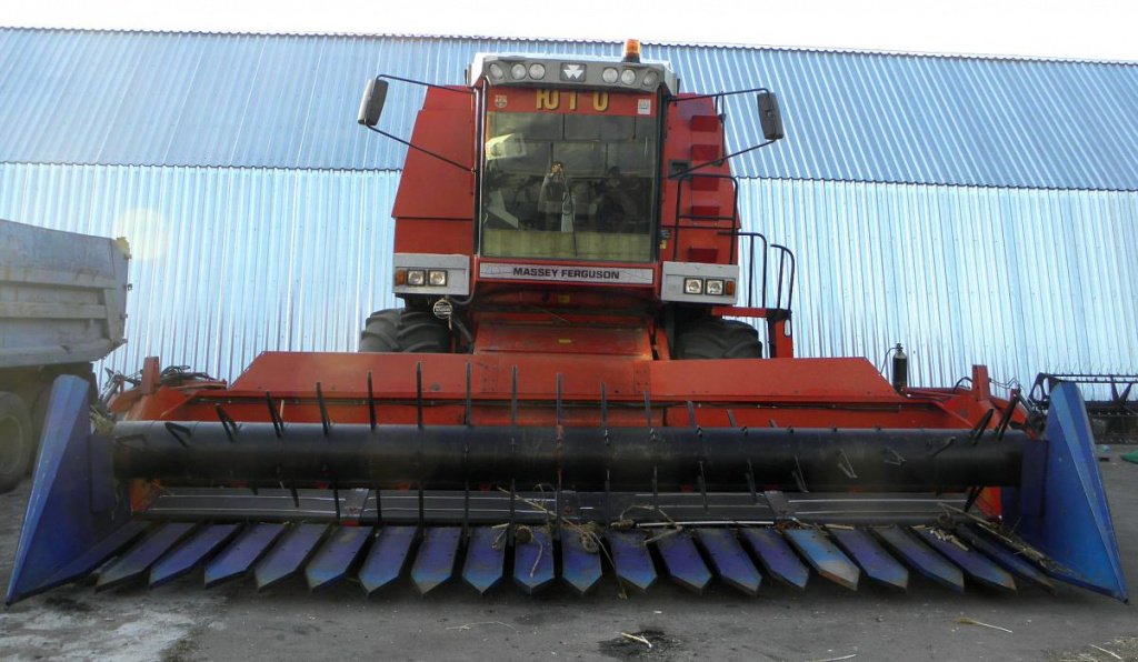 Oldtimer-Mähdrescher des Typs Massey Ferguson 40 RS, Neumaschine in Не обрано (Bild 5)