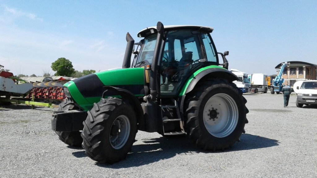 Oldtimer-Traktor του τύπου Same Deutz Fahr Agrotron 620 M,  σε Київ (Φωτογραφία 1)