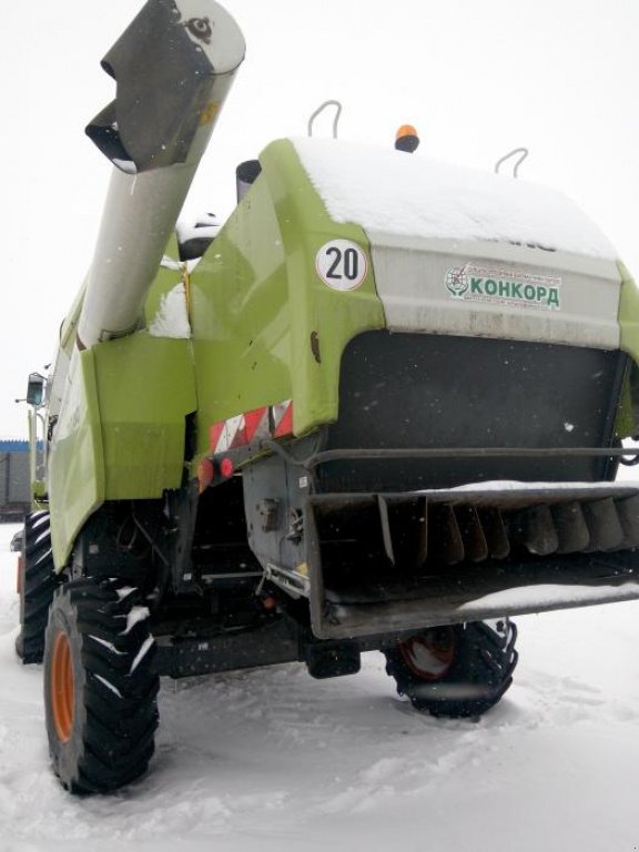 Oldtimer-Mähdrescher des Typs CLAAS Tucano 470, Neumaschine in Тетіїв (Bild 3)