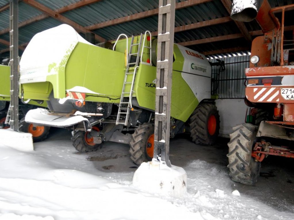 Oldtimer-Mähdrescher van het type CLAAS Tucano 470, Neumaschine in Тетіїв (Foto 5)