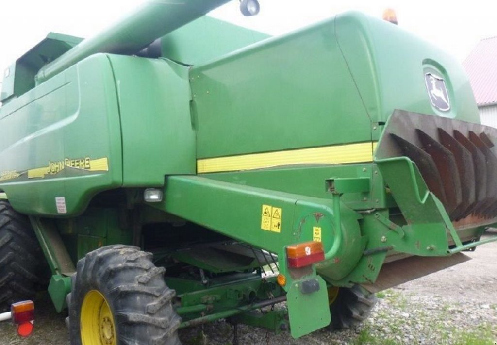 Oldtimer-Mähdrescher del tipo John Deere 9660 WTS, Neumaschine en Мукачево (Imagen 7)