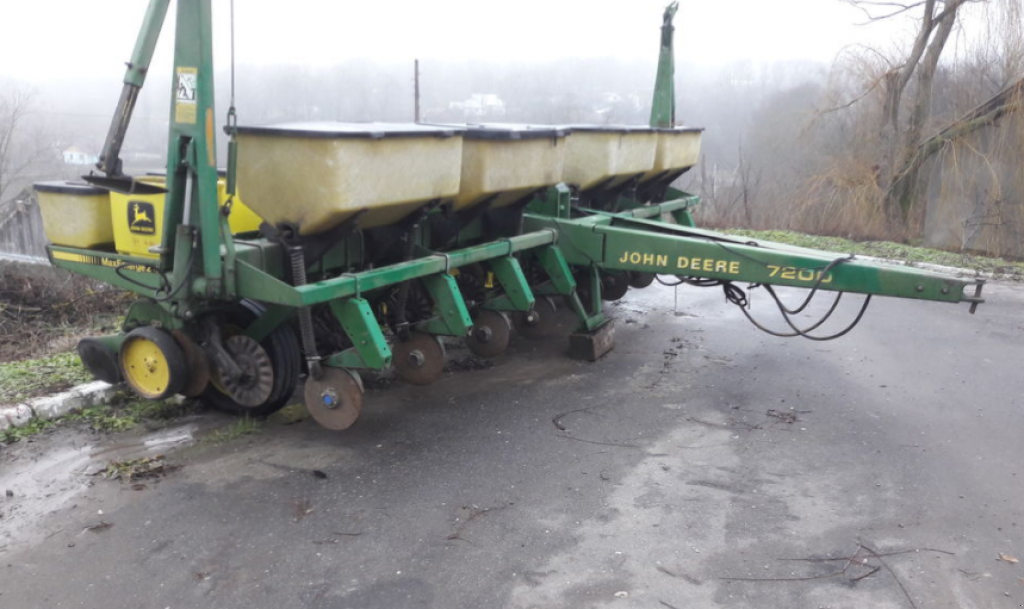 Gareeggenfelder typu John Deere 7200,  v Дуна́ївці (Obrázek 3)