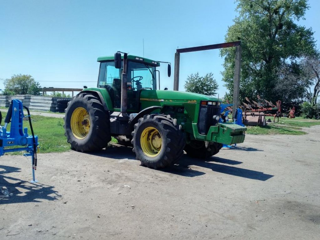 Oldtimer-Traktor del tipo John Deere 8300, Neumaschine en Не обрано (Imagen 2)