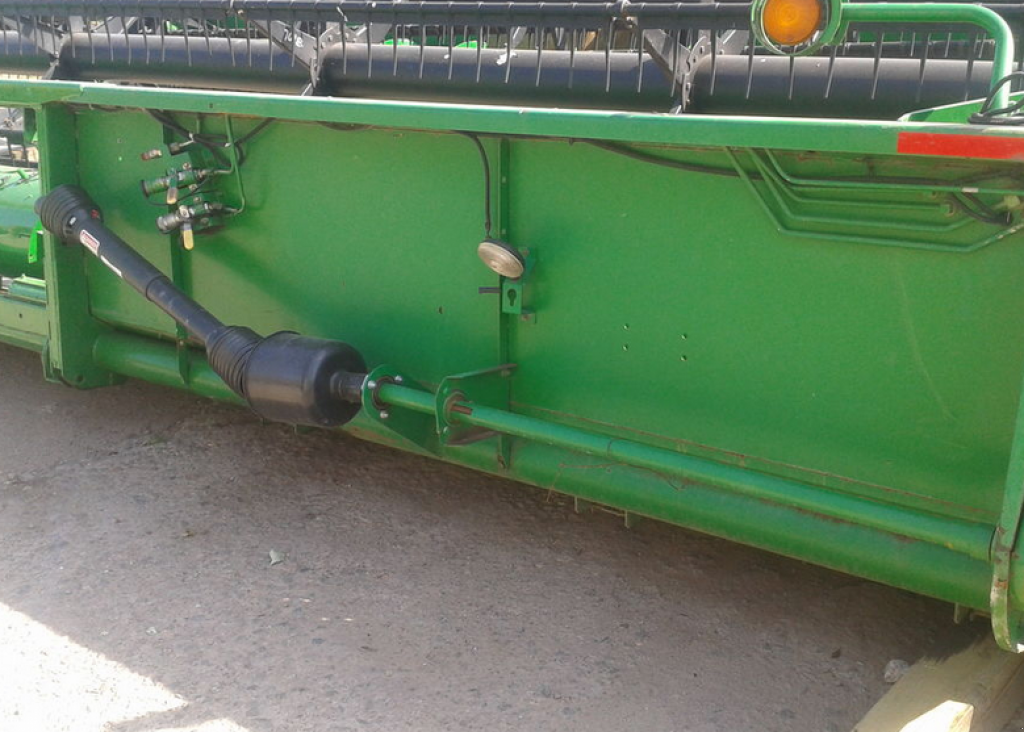 Schneidwerk del tipo John Deere 925F,  en Сливине (Imagen 2)