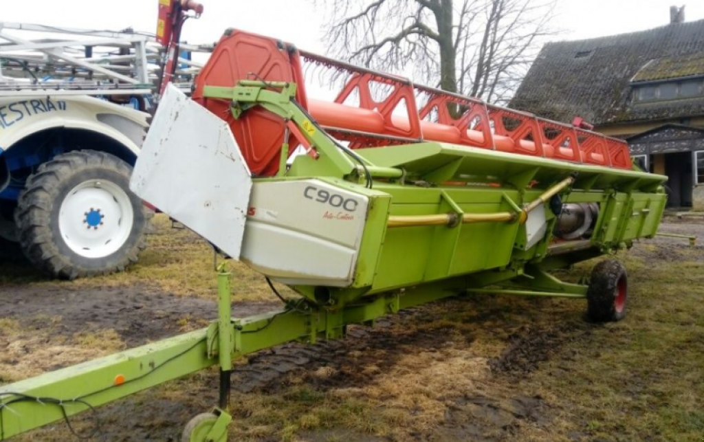 Oldtimer-Mähdrescher of the type CLAAS Lexion 580+,  in Київ (Picture 5)