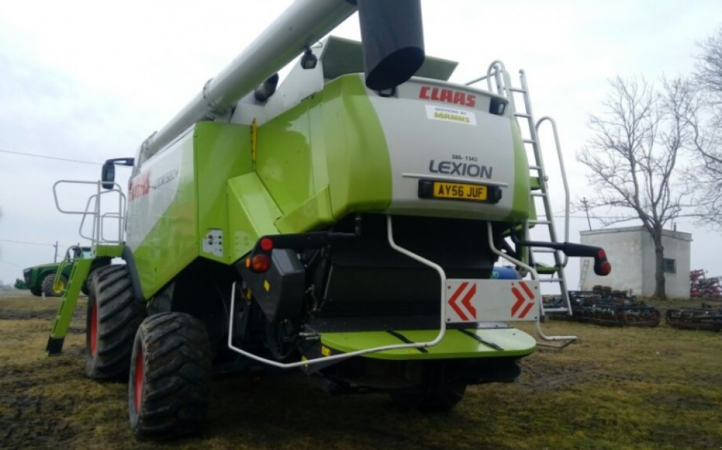 Oldtimer-Mähdrescher of the type CLAAS Lexion 580+,  in Київ (Picture 6)