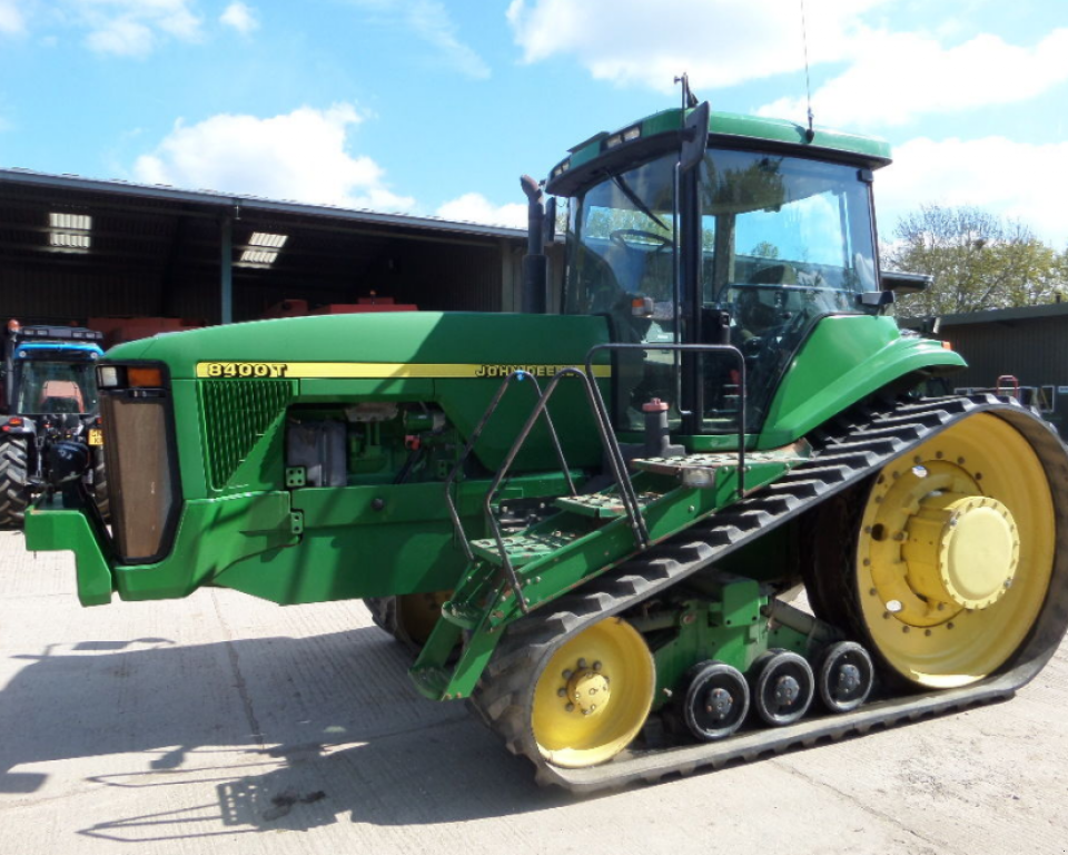 Raupentraktor Türe ait John Deere 8400T, Neumaschine içinde Київ (resim 3)