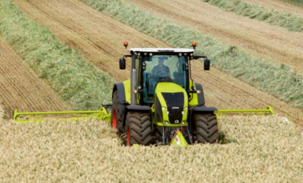 Oldtimer-Traktor des Typs CLAAS Axion 930 Cmatic, Neumaschine in Гребінки (Bild 3)