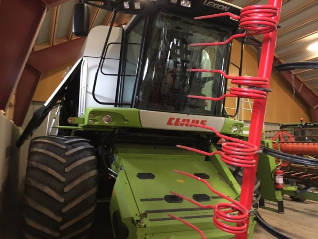 Oldtimer-Mähdrescher a típus CLAAS Lexion 560, Neumaschine ekkor: Здолбунів (Kép 8)