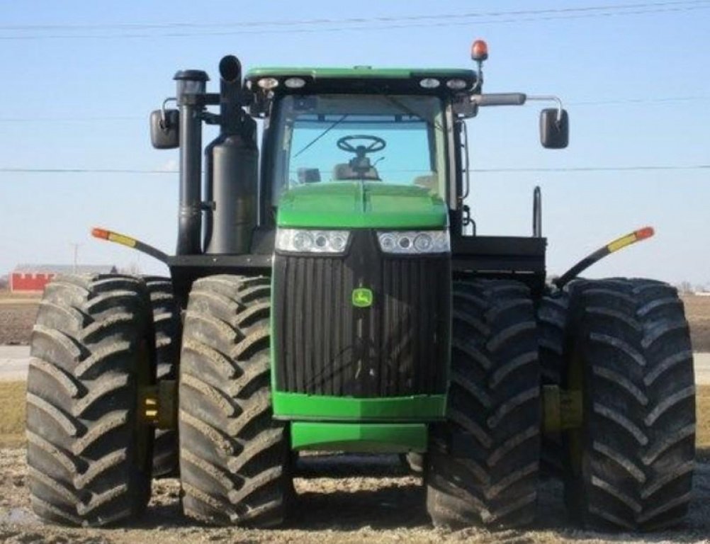 Oldtimer-Traktor του τύπου John Deere 9560R, Neumaschine σε Київ (Φωτογραφία 8)