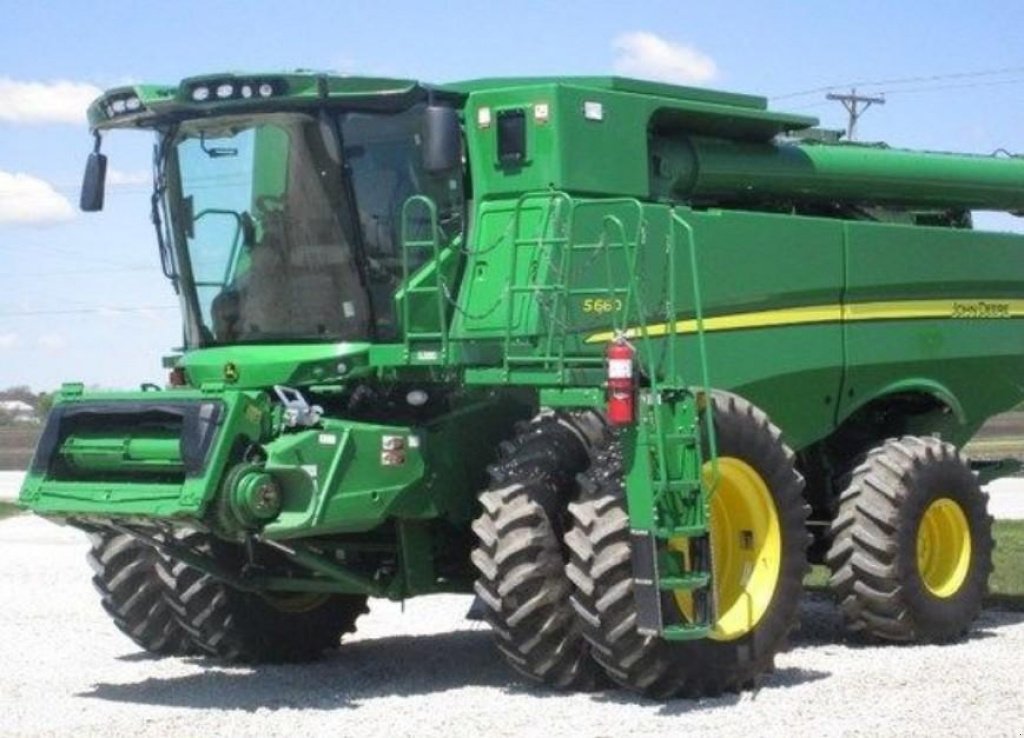 Oldtimer-Mähdrescher του τύπου John Deere S660, Neumaschine σε Київ (Φωτογραφία 2)