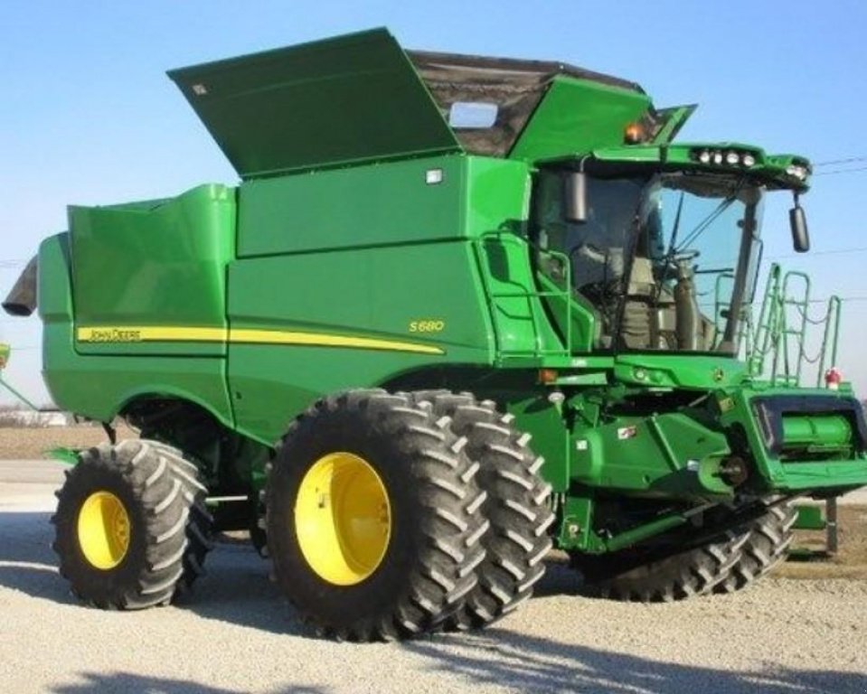 Oldtimer-Mähdrescher a típus John Deere S680, Neumaschine ekkor: Київ (Kép 3)