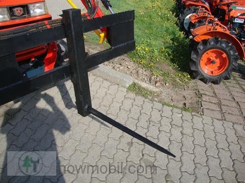 Sonstiges типа Sonstiges Ballenspieß für Frontlader Traktoren Kubota Iseki Yanmar, Neumaschine в Schwarzenberg (Фотография 3)