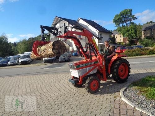 Sonstiges του τύπου Sonstiges Holzgreifer Komplettpaket Rotator Greifzange Rückezange Halter Steuerventil Schläuche und Adapterplatte zum Anbau am Frontlader, Neumaschine σε Schwarzenberg (Φωτογραφία 8)