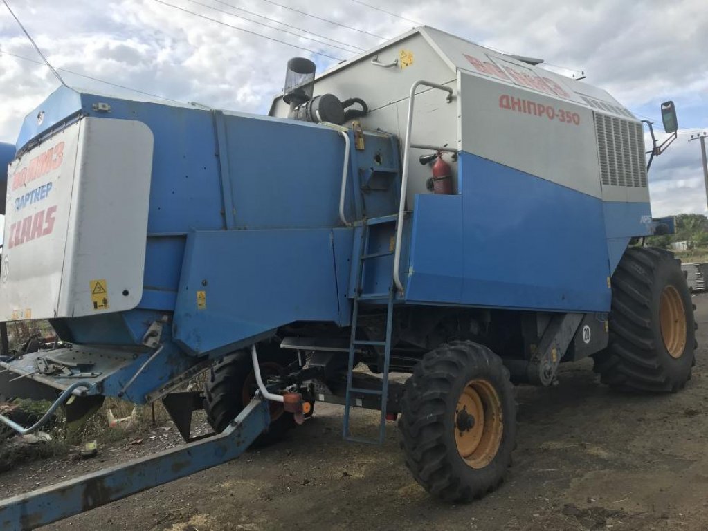 Oldtimer-Mähdrescher of the type CLAAS Mega 360, Neumaschine in Капітанівка (Picture 8)