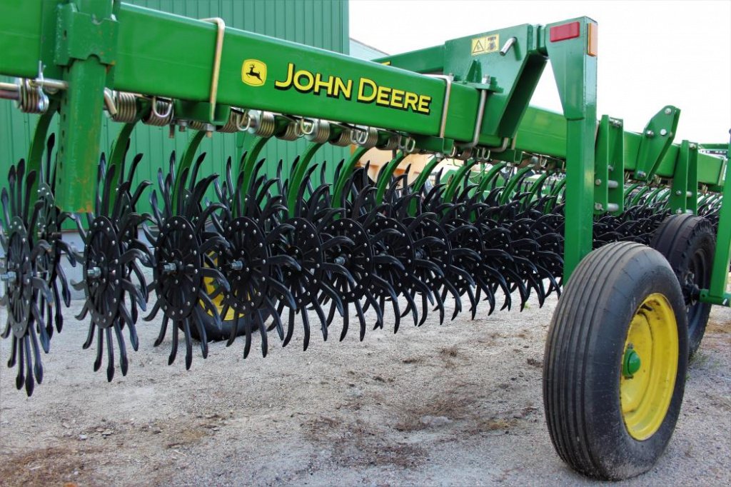 Wiesenegge του τύπου John Deere 400 / 9,3,  σε Кіровоград (Φωτογραφία 9)