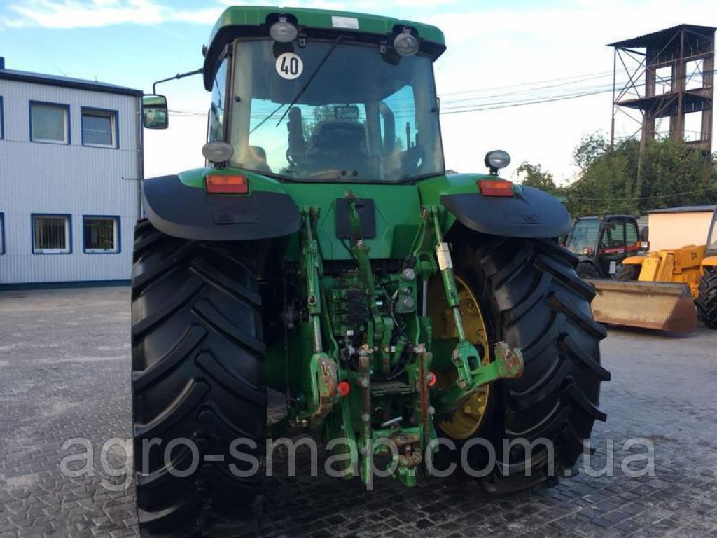 Oldtimer-Traktor des Typs John Deere 8220, Neumaschine in Горохів (Bild 5)