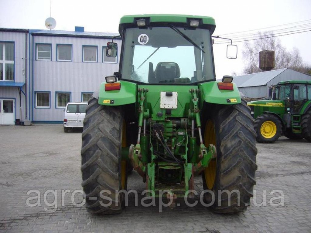 Oldtimer-Traktor del tipo John Deere 8100, Neumaschine en Горохів (Imagen 4)