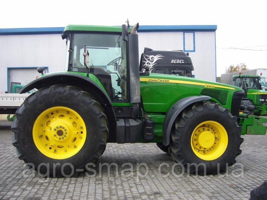 Oldtimer-Traktor of the type John Deere 8220, Neumaschine in Горохів (Picture 7)