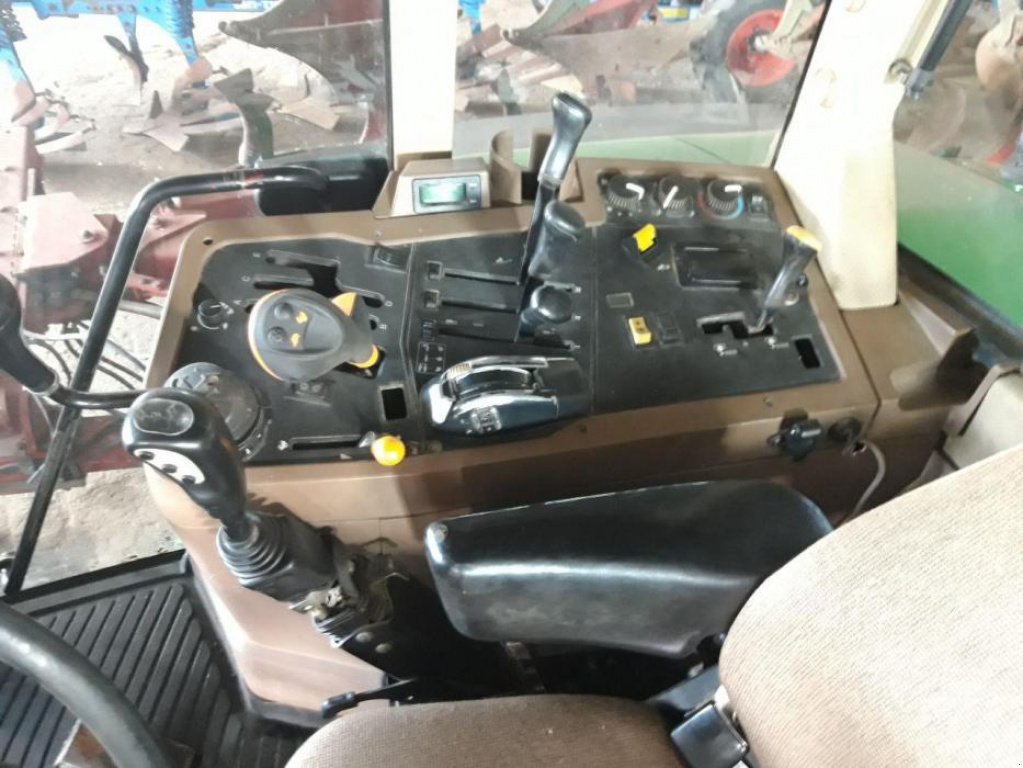 Oldtimer-Traktor typu John Deere 7710, Neumaschine w Рівне (Zdjęcie 8)