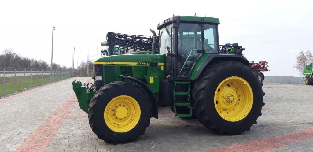 Oldtimer-Traktor del tipo John Deere 7710, Neumaschine en Рівне (Imagen 3)