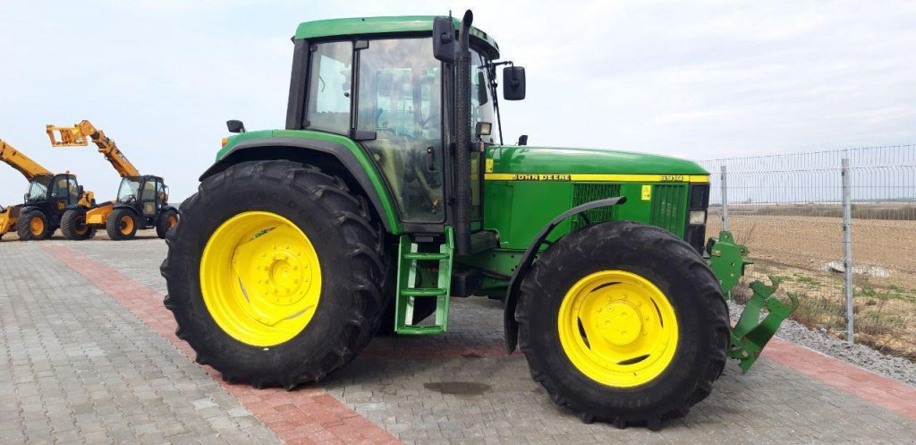 Oldtimer-Traktor del tipo John Deere 6910, Neumaschine en Рівне (Imagen 1)