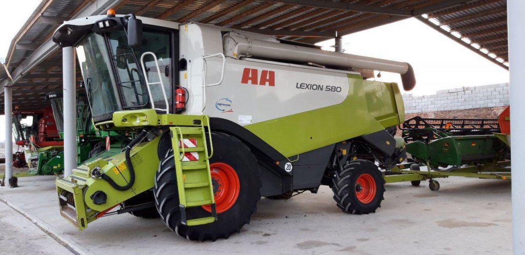 Oldtimer-Mähdrescher des Typs CLAAS Lexion 580, Neumaschine in Рівне (Bild 1)