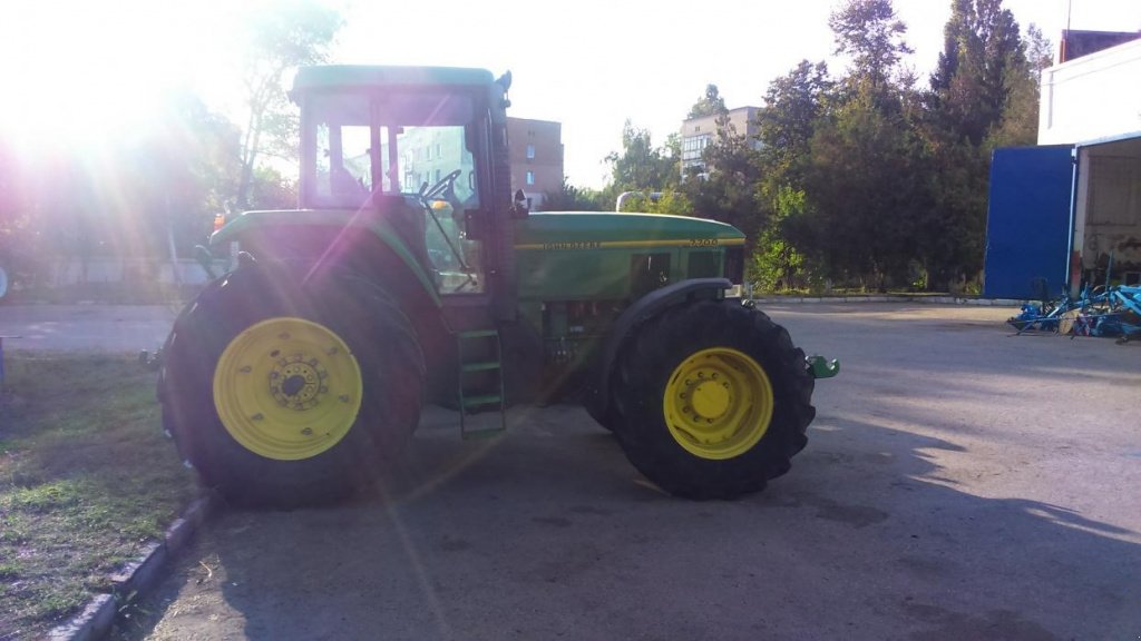 Oldtimer-Traktor typu John Deere 7700, Neumaschine v Подворки (Obrázek 4)