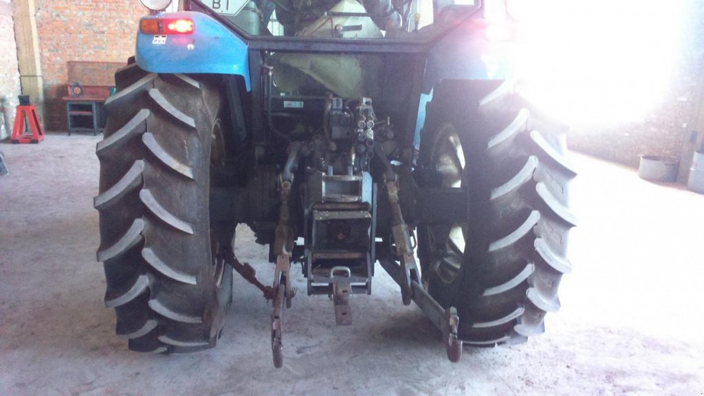 Oldtimer-Traktor του τύπου New Holland 8560, Neumaschine σε Подворки (Φωτογραφία 2)