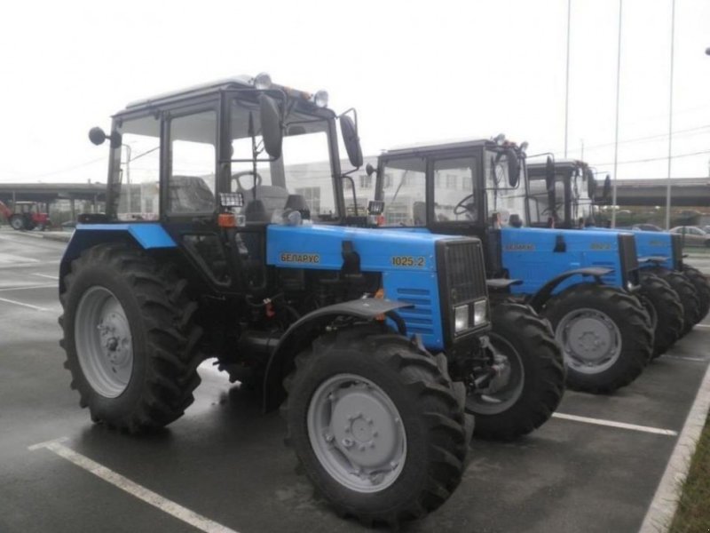 Oldtimer-Traktor tipa Belarus Беларус-1025.2, Neumaschine u Полтава (Slika 1)