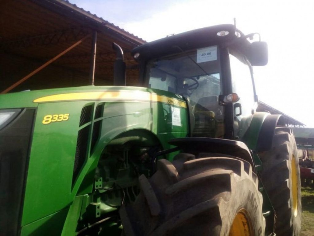 Oldtimer-Traktor του τύπου John Deere 8335R, Neumaschine σε Одеса (Φωτογραφία 1)