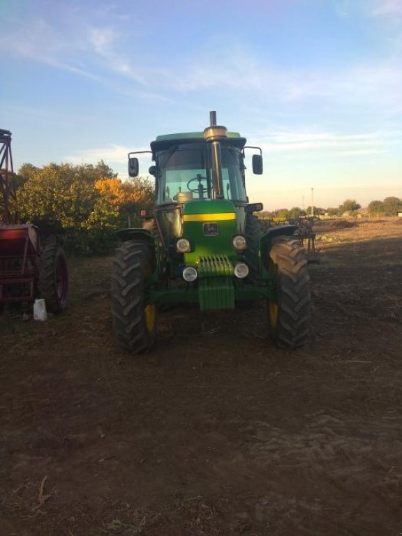 Oldtimer-Traktor типа John Deere 2850, Neumaschine в Чаплинка (Фотография 1)