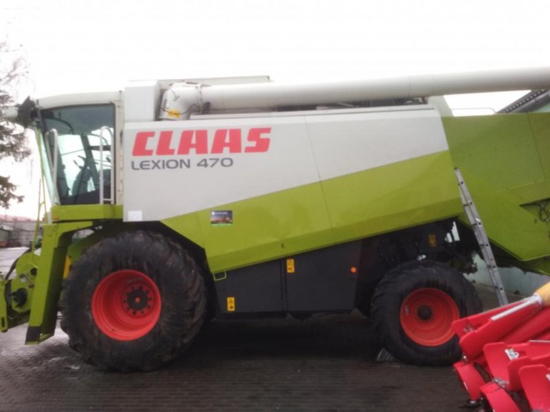 Oldtimer-Mähdrescher of the type CLAAS Lexion 470, Neumaschine in Рівне (Picture 1)