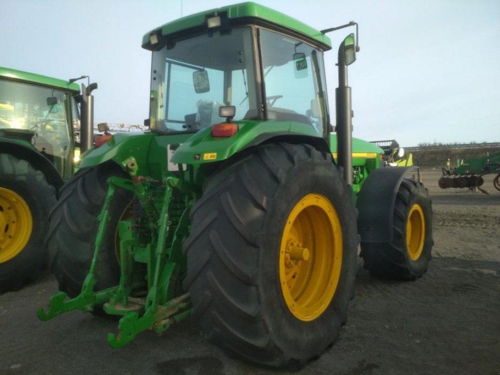 Oldtimer-Traktor typu John Deere 8200, Neumaschine v Рівне (Obrázek 2)