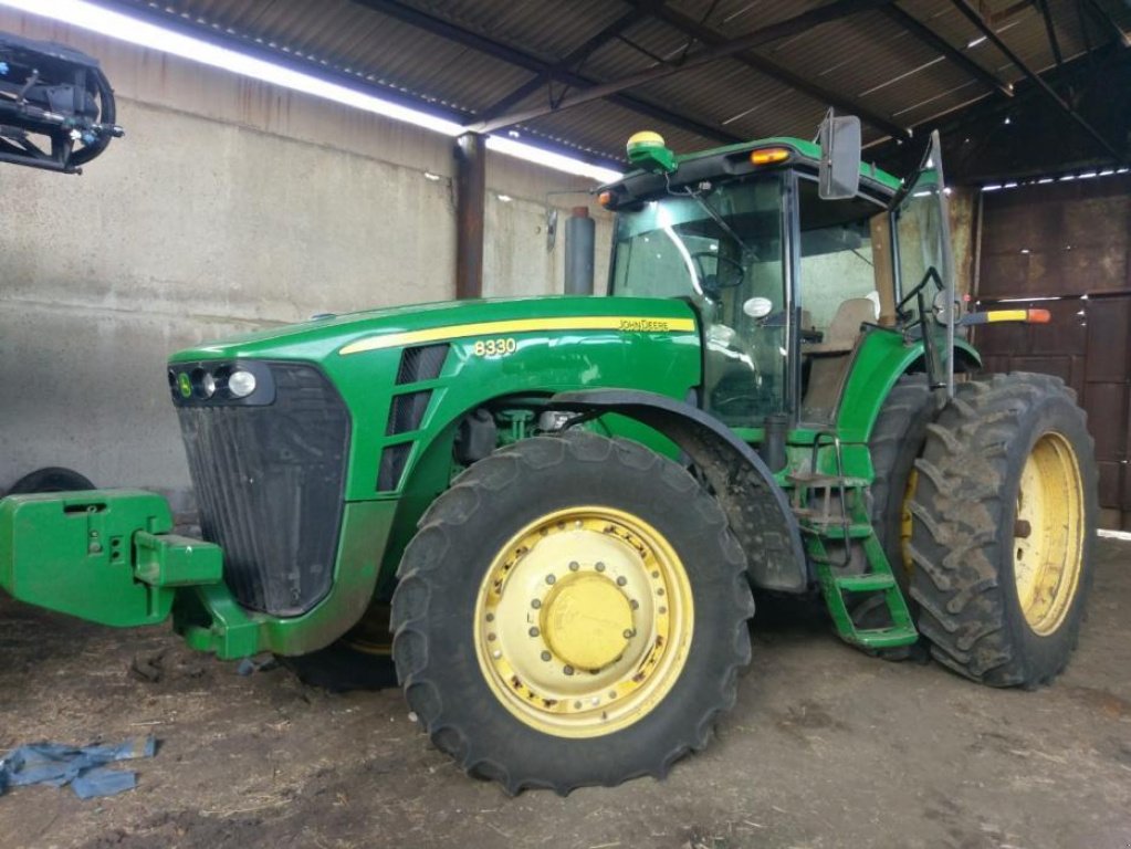 Oldtimer-Traktor a típus John Deere 8330, Neumaschine ekkor: Дніпро (Kép 1)