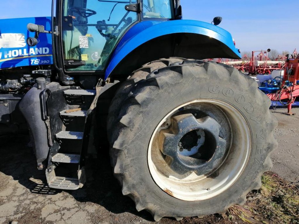 Oldtimer-Traktor του τύπου New Holland T8.390, Neumaschine σε Київ (Φωτογραφία 8)