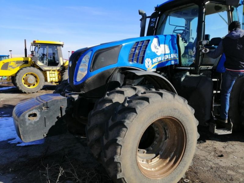 Oldtimer-Traktor Türe ait New Holland T8.390, Neumaschine içinde Київ (resim 1)